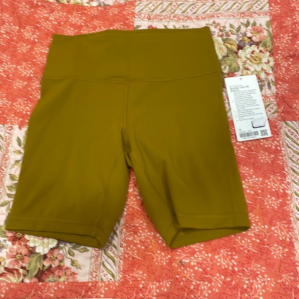 Lululemon winder train HR shorts